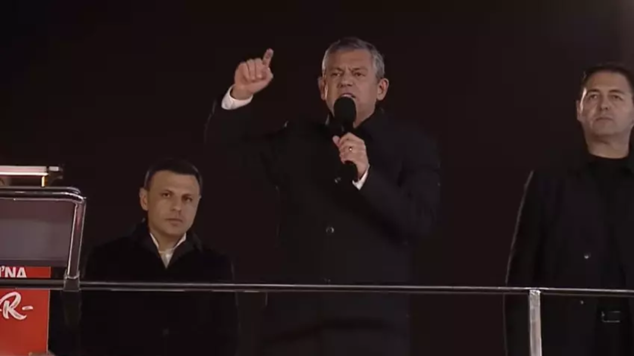Özgür Özel’e Cumhurbaşkanına hakaretten soruşturma başlatıldı