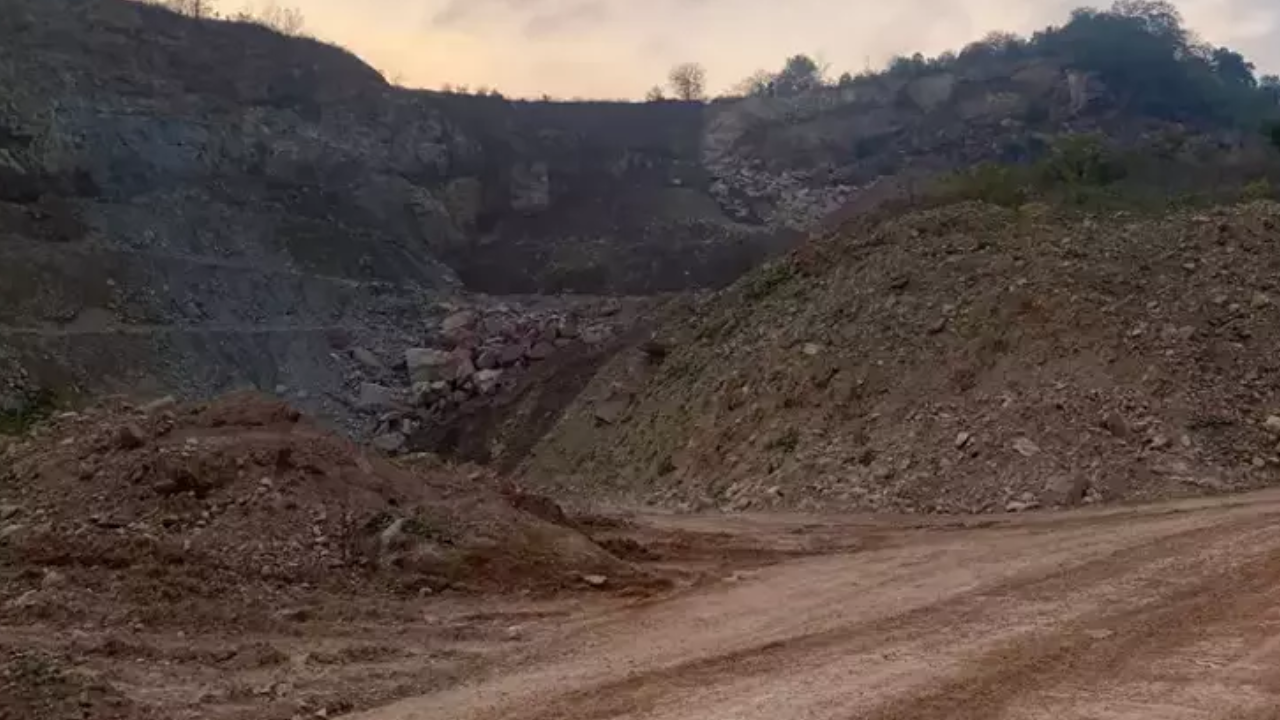 Ordu'da taş ocağında göçük! Vali Erol: Heyelan riski var! 2 işçi toprak altında
