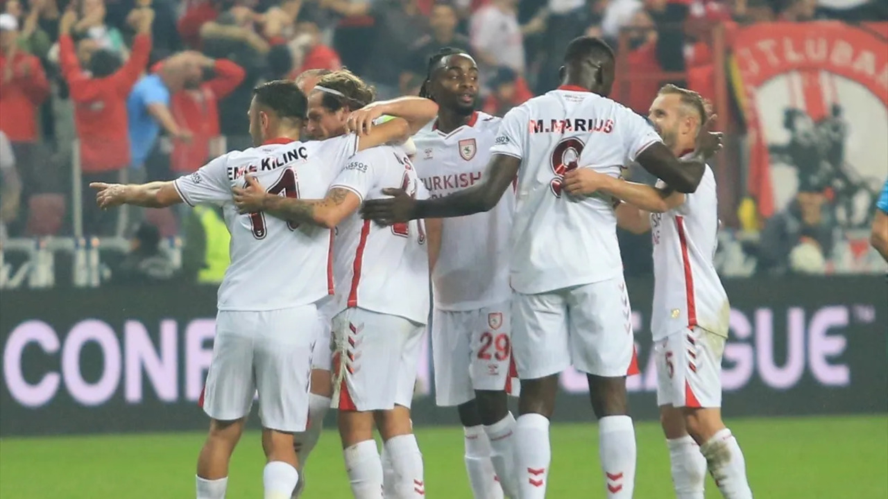 Samsunspor Avrupa'da rakibini dağıttı, üst tur kapısını araladı (Samsunspor 3 - 0 Hamrun Spartans | Maçın özeti)