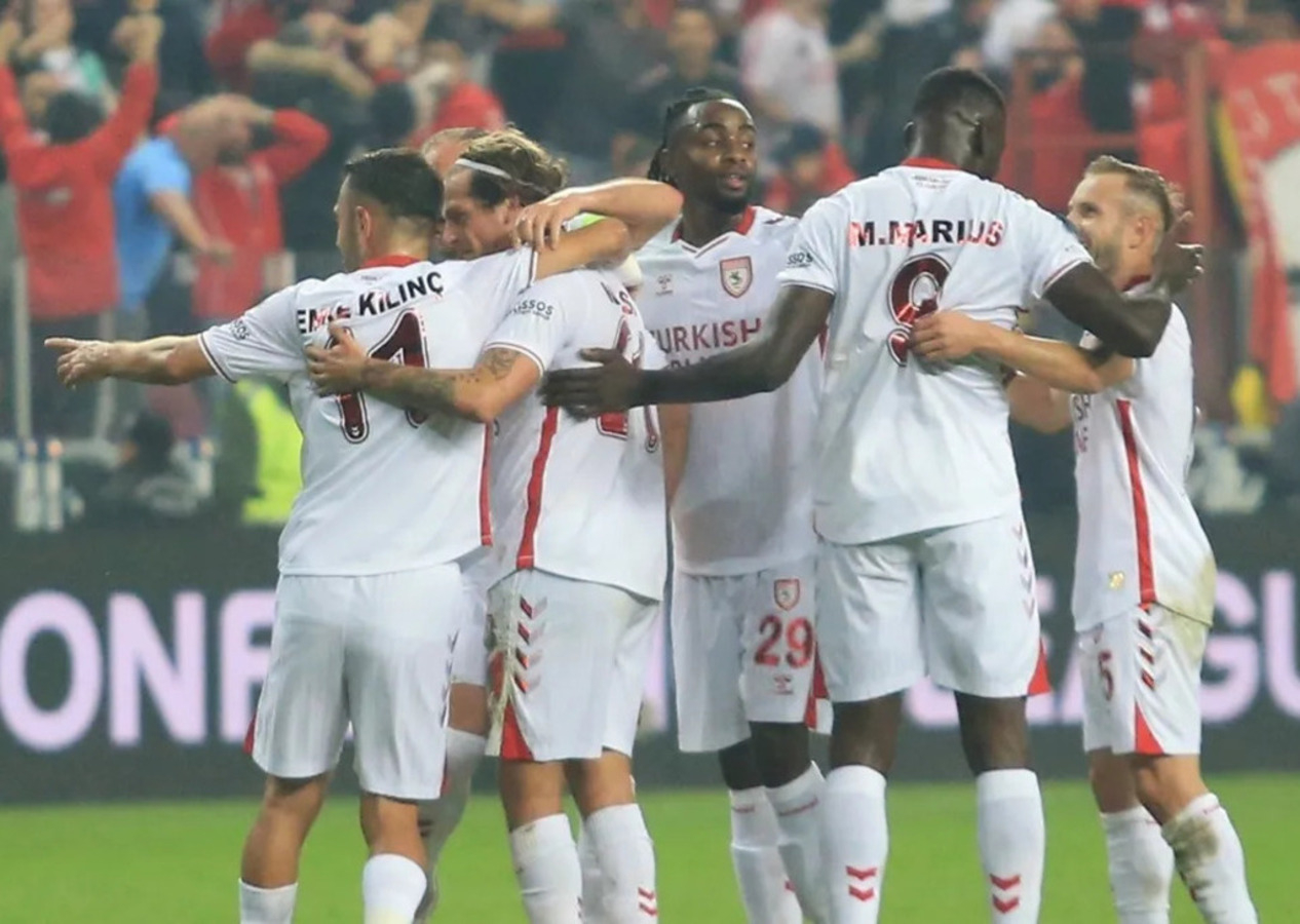 Samsunspor Avrupa'da rakibini dağıttı, üst tur kapısını araladı (Samsunspor 3 - 0 Hamrun Spartans | Maçın özeti)