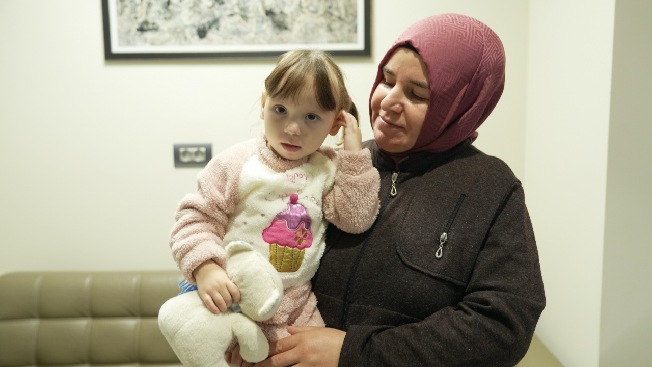 Bir anne, iki can: Karaciğeriyle kızına hayat verdi