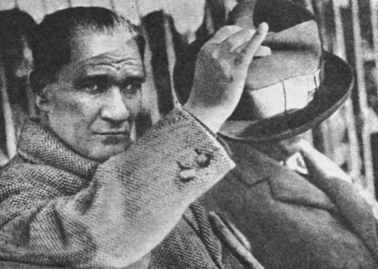 Gazi Mustafa Kemal Atatürk'ün vefatının 87. yılı... Manşetler siyah beyaza büründü! 10 Kasım gazete manşetleri!