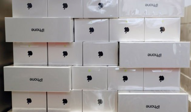 Bugün satışa çıkacaktı! 313 iPhoneX'i çaldılar...