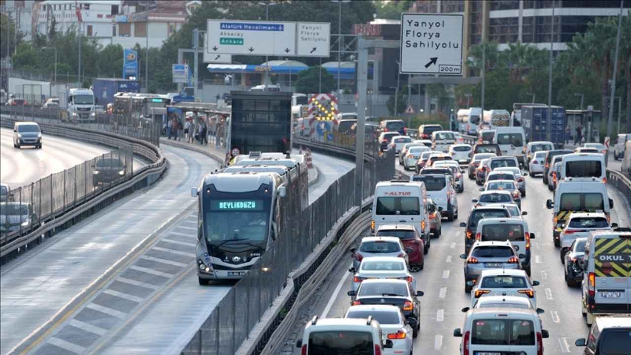Metrobüs güzergahı mı değişti? Metrobüsler hangi köprüden geçiyor?