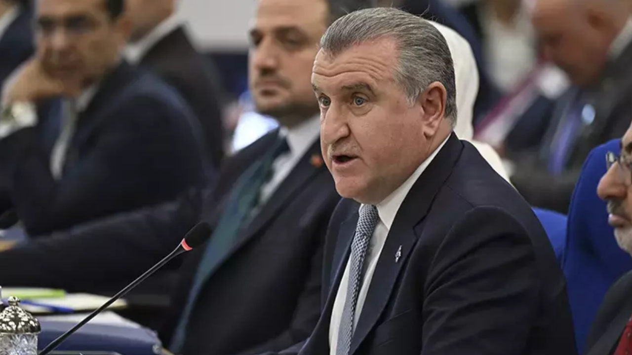 Bakan Bak: “Temiz futbol için gereken ne varsa yapacağız!”