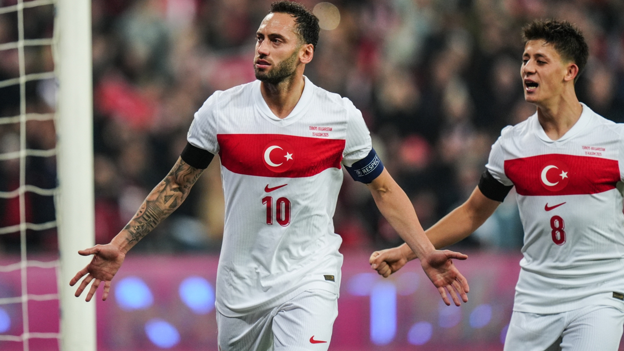 Milli takımımızda İspanya maçı öncesi sakatlık şoku! Hakan Çalhanoğlu kadrodan çıkarıldı