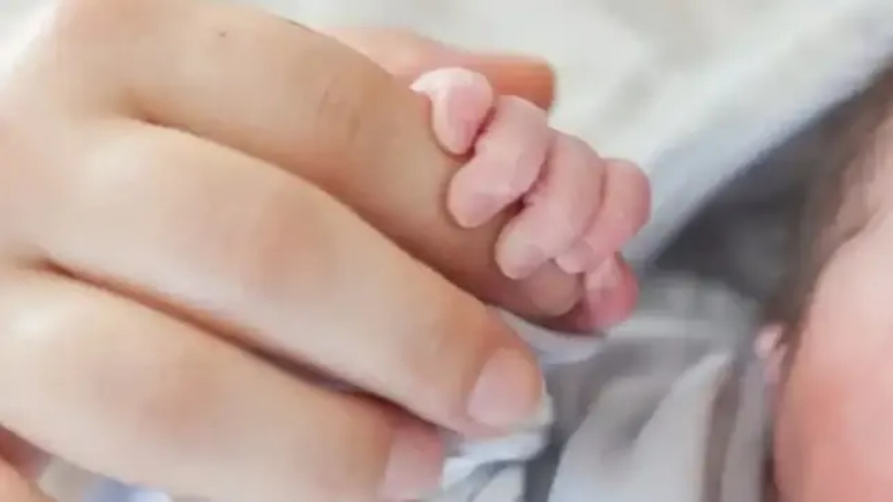 Doğum izni düzenlemesinde sona gelindi! Memur ve işçi arasındaki fark kapanıyor