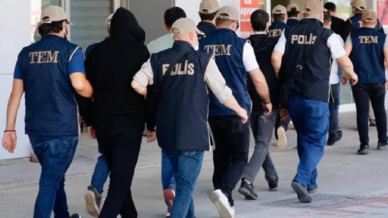 Üç bakanlıkta FETÖ temizliği! Ankesör zinciri çözüldü: 21 kişi için gözaltı kararı! 9'u aktif kamu çalışanı...