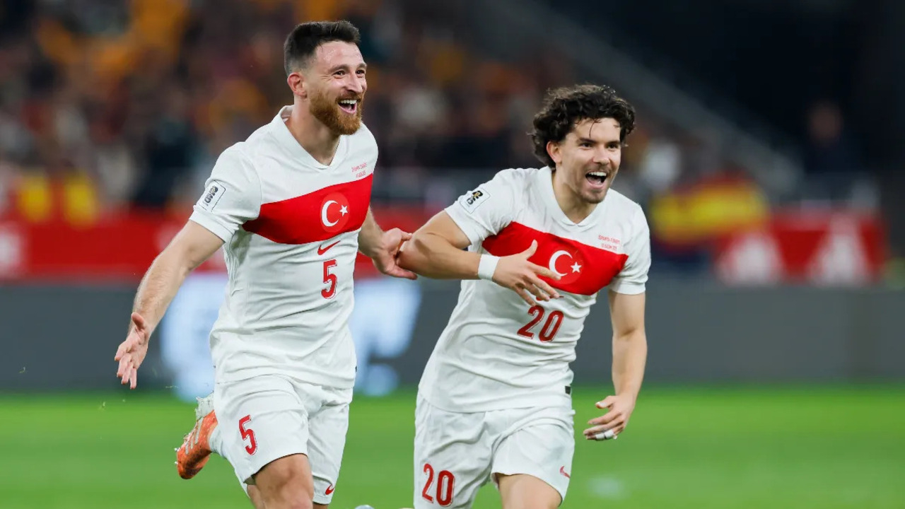 Salih Özcan'dan İspanya'yı susturan füze! Milli takımda ilk golünü attı