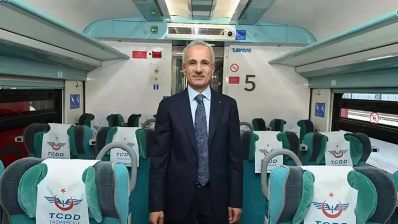 Bakan Uraloğlu'ndan öğretmenlere yüzde 50 indirimli bilet müjdesi