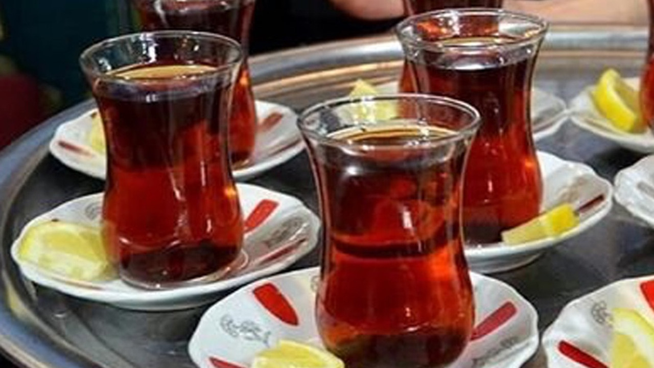 Çay yanına verilen limon için para istemişlerdi! Ticaret Bakanlığı o kafeye ceza kesti