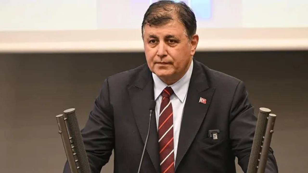 Cemil Tugay’dan çelişkili hamle: “Makam odası yok” demişti, ama kendine 3 katlı konak seçti!