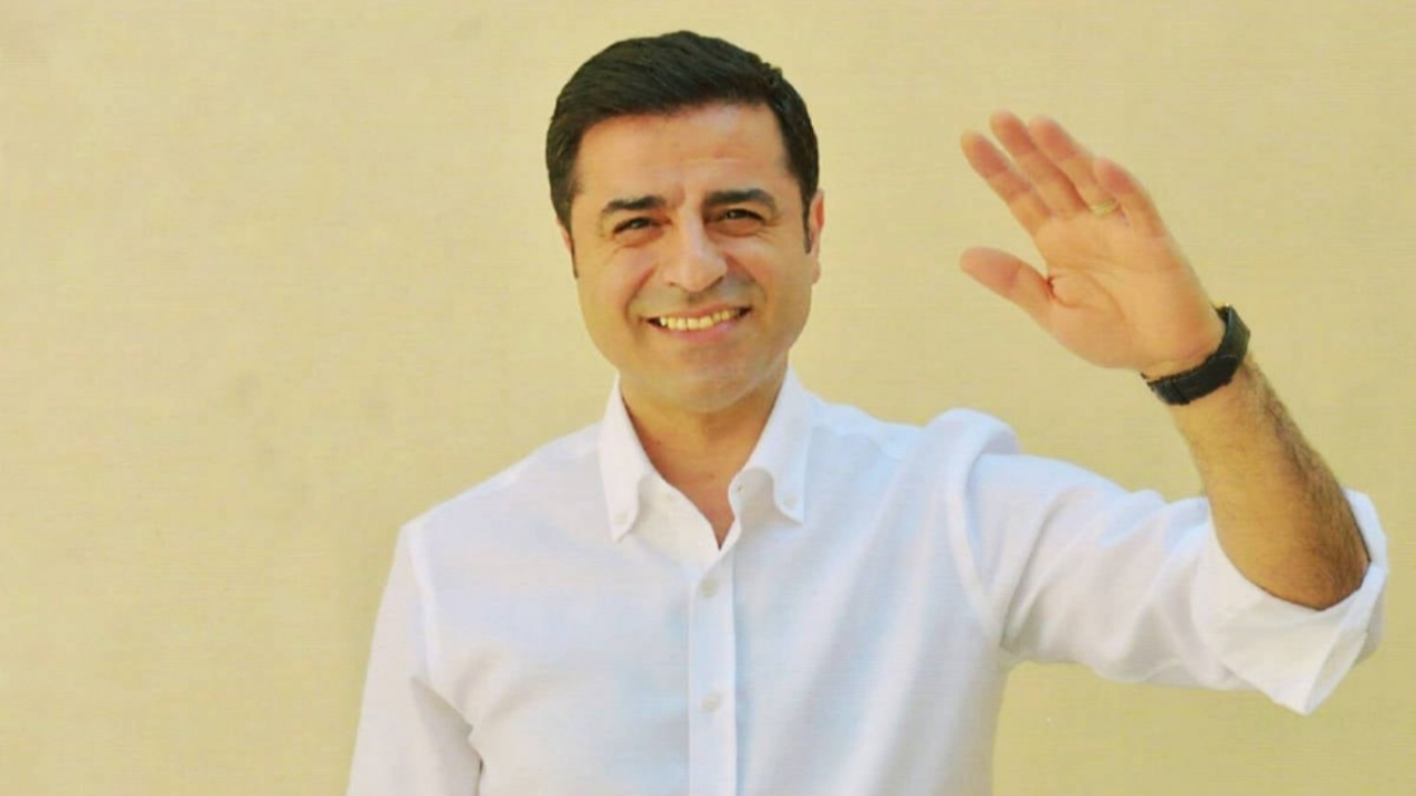 İmralı çağrıları sonrası MHP'li Feti Yıldız'dan bomba Selahattin Demirtaş paylaşımı: Hak ihlali tutuklamadan kaynaklanıyorsa çözüm tahliyedir