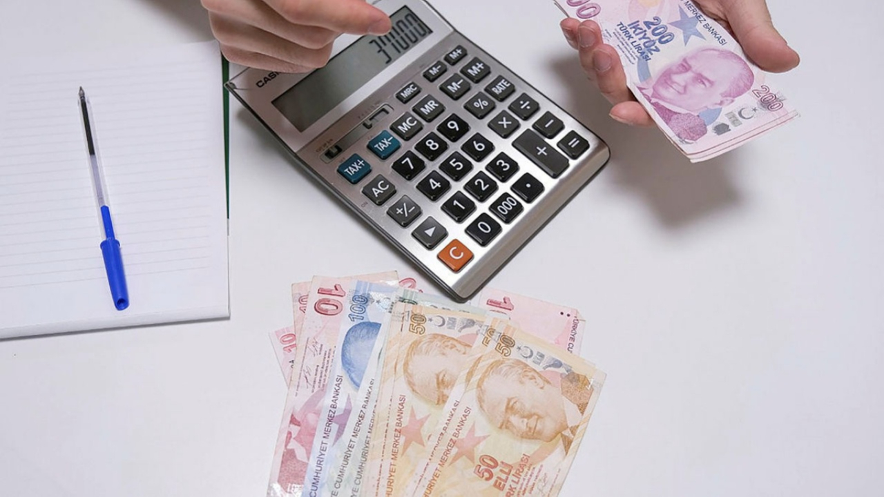Asgari ücrette çarpıcı tahmin ünlü ekonomistten geldi! 2026 asgari ücret ne kadar olacak?