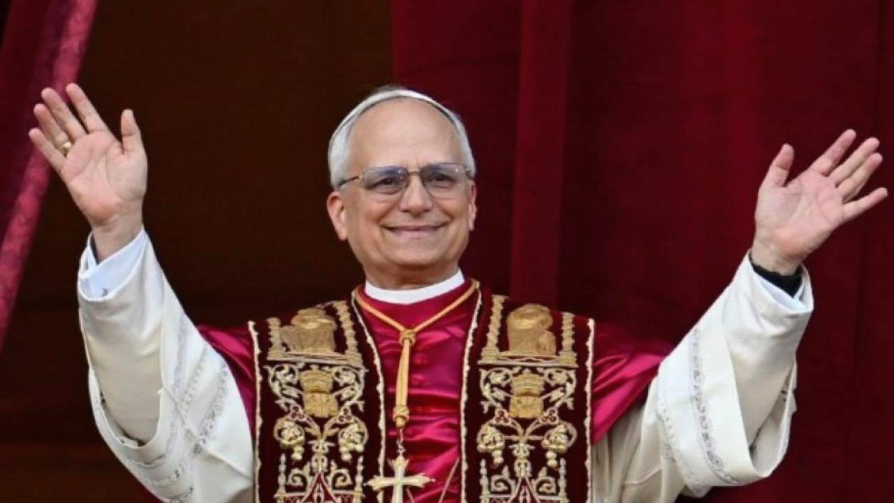 Papa Leo’dan gençlere uyarı: “Yapay zekayla ödev yapmayın”