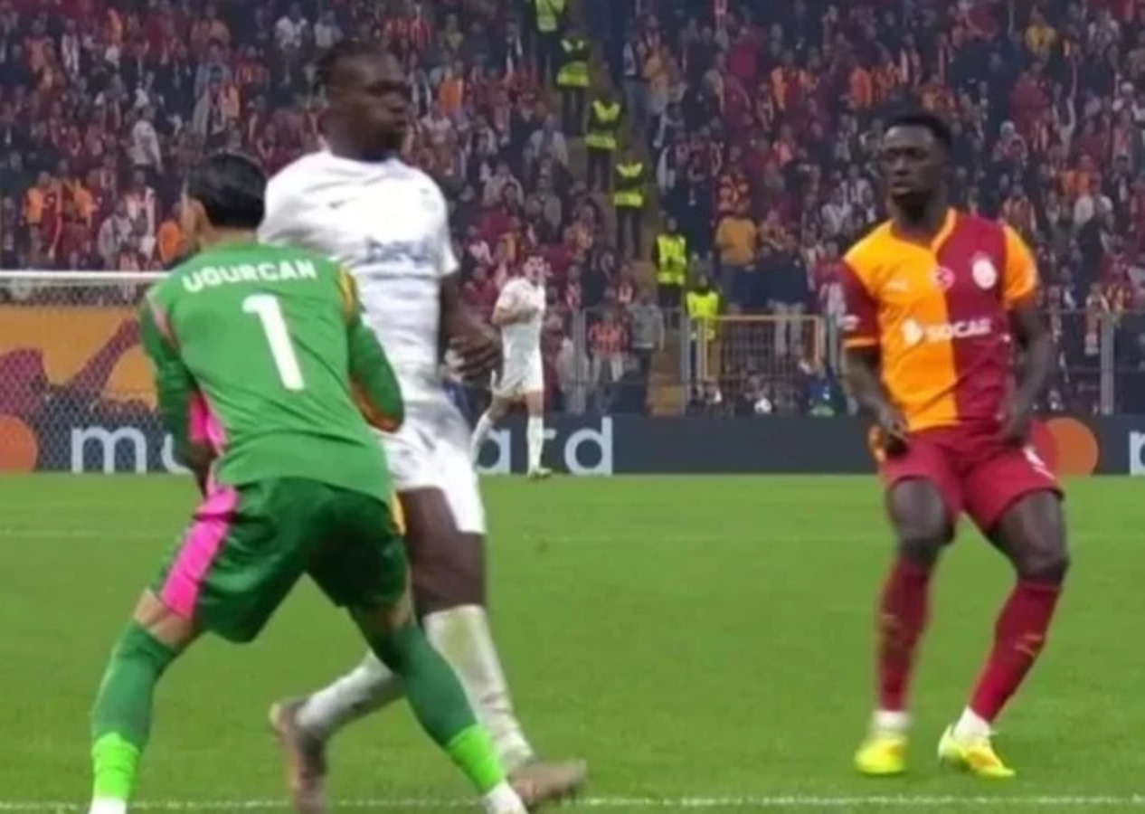 Union Saint-Gilloise maçında Galatasaray'dan kırmızı kart tepkisi! Kart çıkmadı, golü attı!
