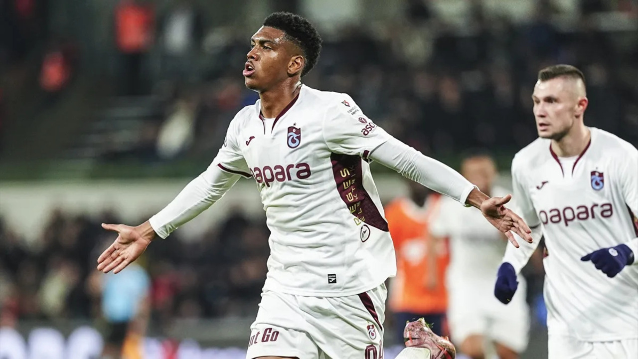 İstanbul'da 7 gol atıldı, Trabzonspor 90+11'de 3 puanı aldı (Başakşehir 3 - 4 Trabzonspor | Maçın özeti)