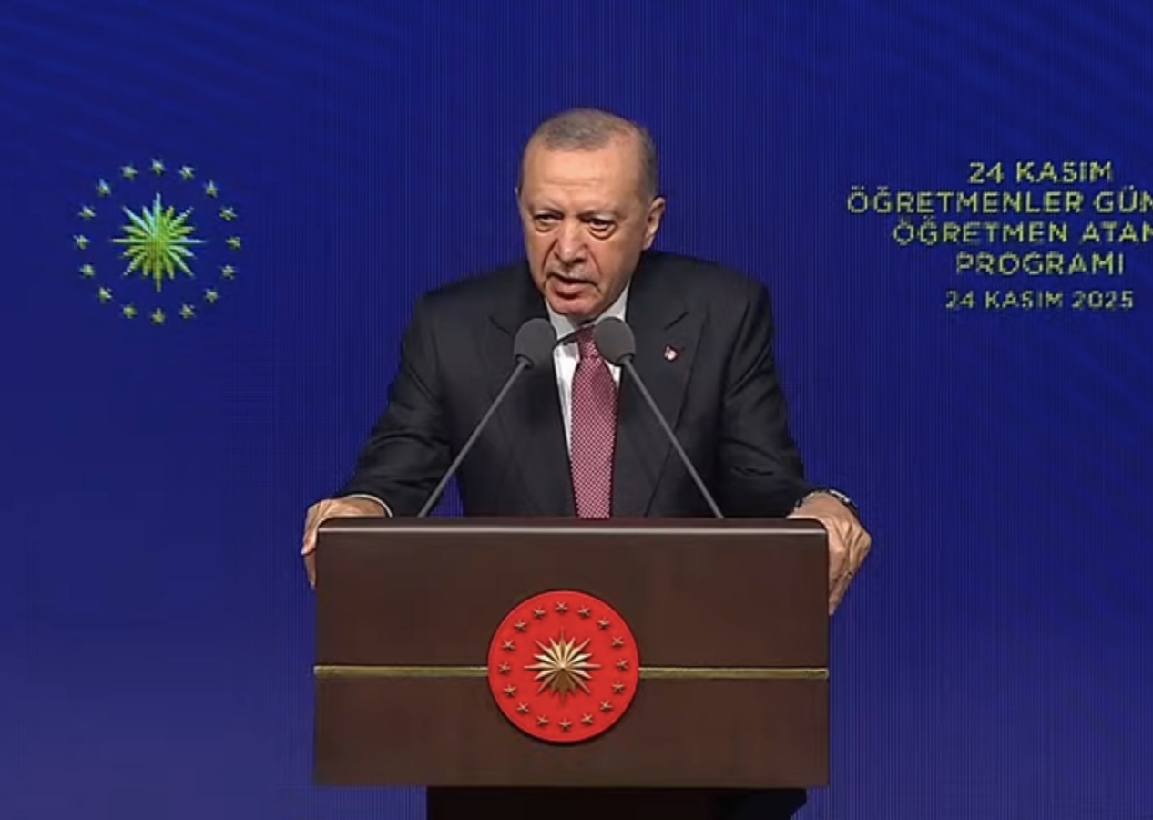 15 bin öğretmen atandı... Cumhurbaşkanı Erdoğan duyurdu: Çalışan öğretmen sayımız 1 milyonu aştı!