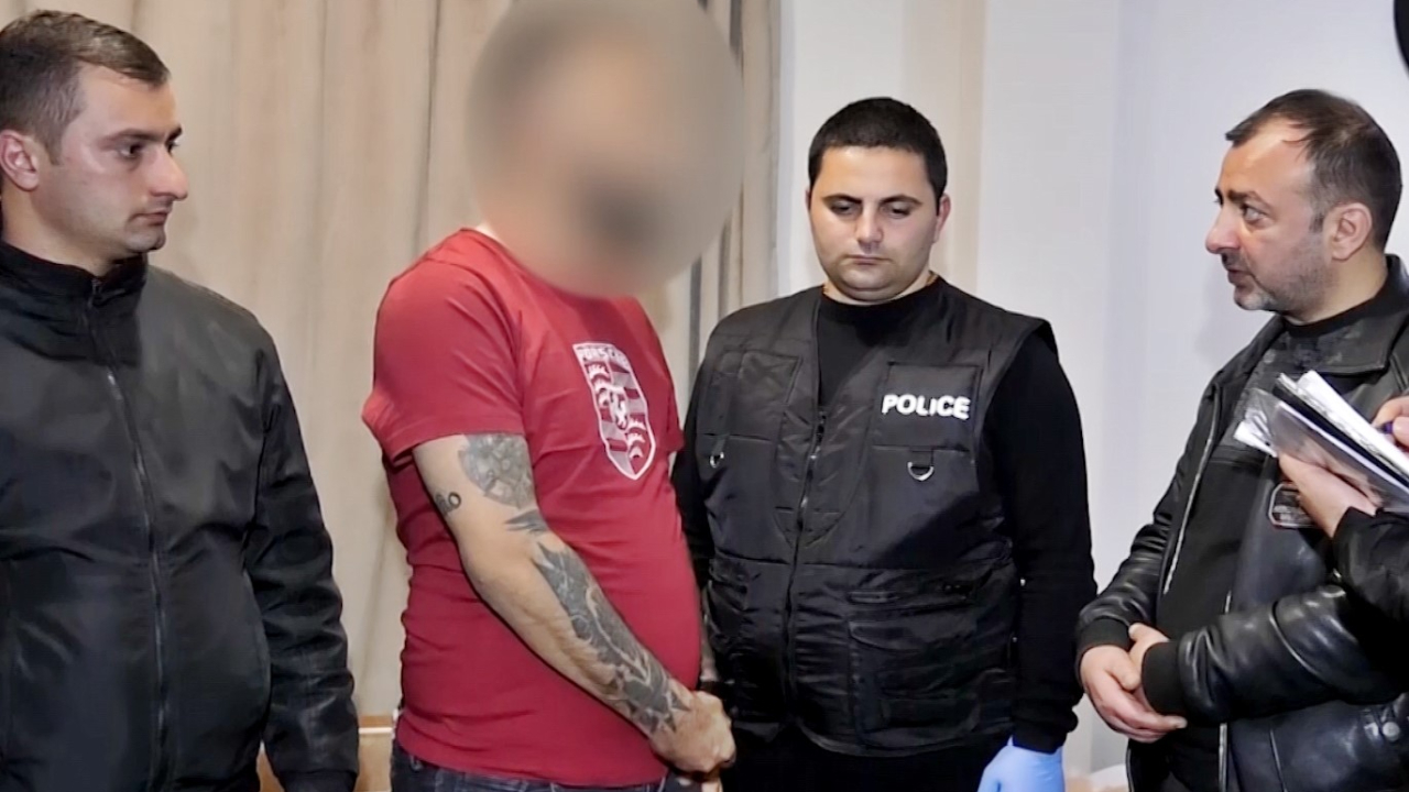 Polis ağları bozdu! Gürcistan’da “Barış Boyun” operasyonu: Çocukları böyle zehirlemişler