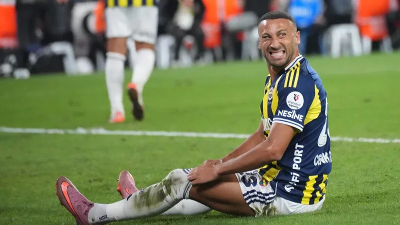 Fenerbahçe'de sıcak gelişme: Cenk Tosun ameliyat oldu
