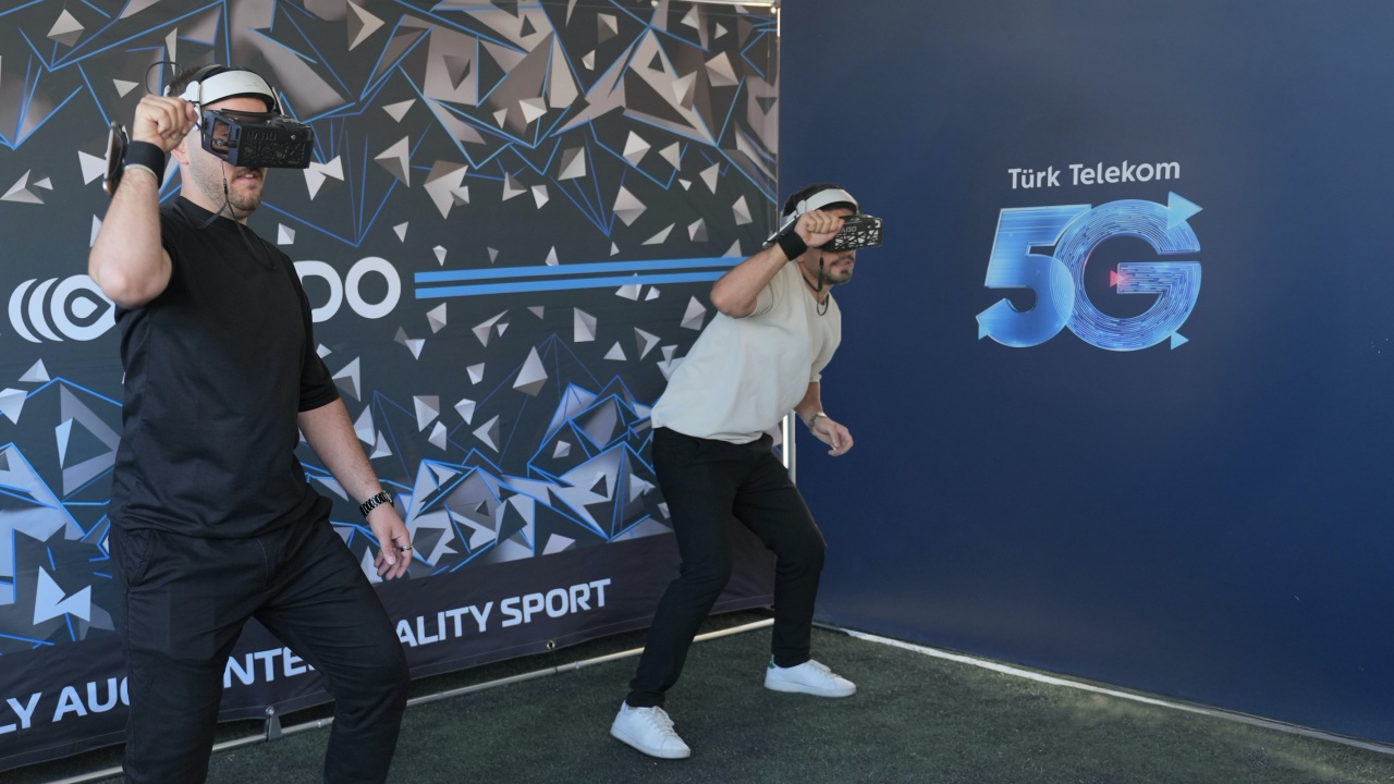 7 üniversitede 350 bin genç! Türk Telekom, gençlik markası Selfy ile ilk 5G deneyimini sundu