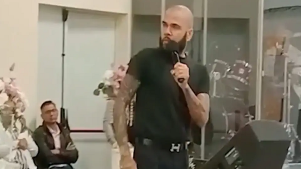 Hapisten çıktı, tövbe etti! Dani Alves kilisede vaaz vermedi başladı!