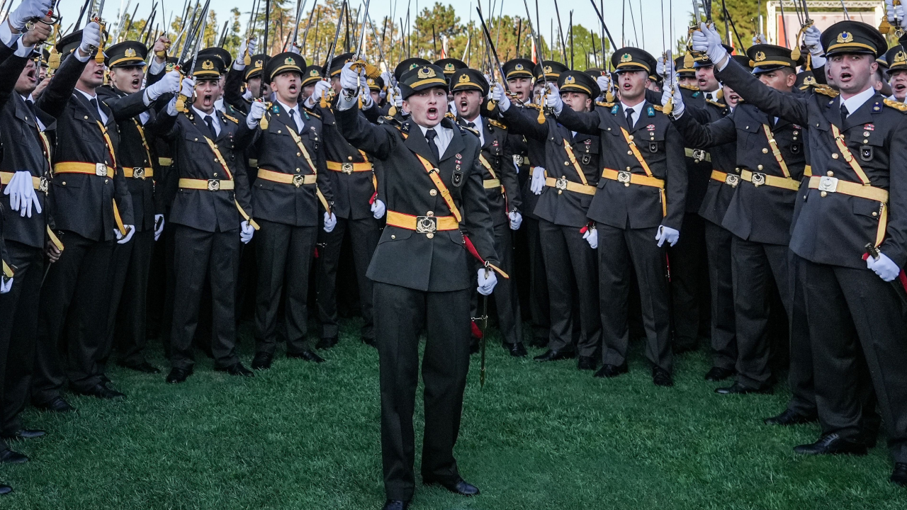Bakan Yaşar Güler teğmenlerin ihracının sebebini açıkladı: ''Konu Mustafa Kemal değil''