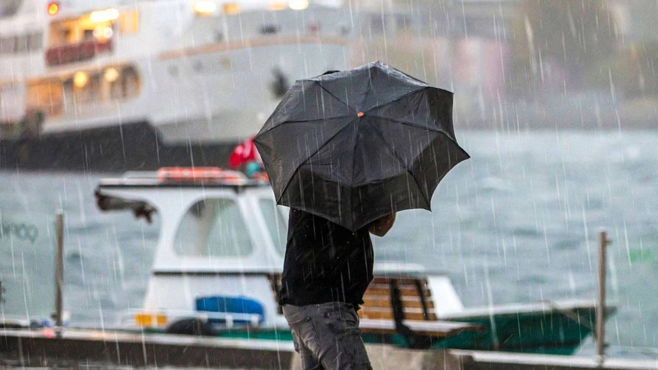Hava soğuyor, yağış yayılıyor: Türkiye genelinde alarm seviyesi yükseldi