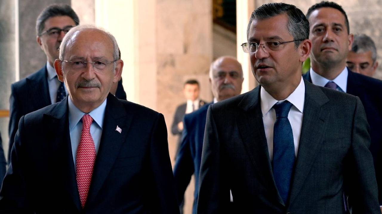 Özgür Özel köşeye sıkıştı! Kılıçdaroğlu'nu hedef gösterdi: “Kirpilerle kucaklaşılmaz” çıkışı parti krizini derinleştirdi