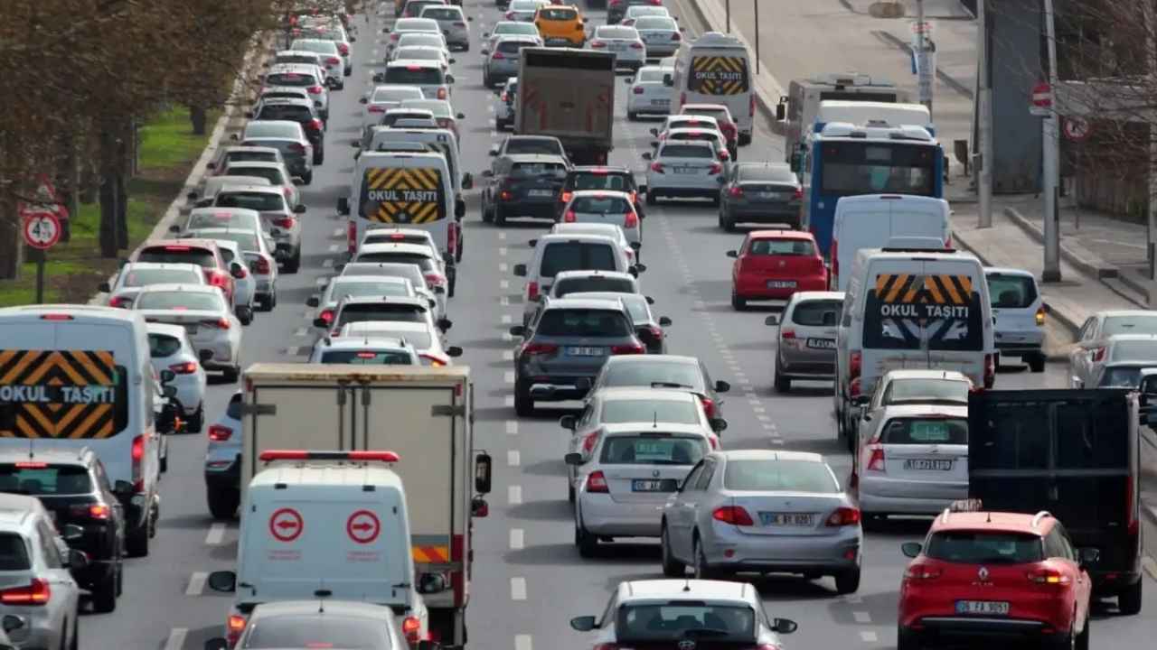 Akaryakıta Gece Yarısı Sürprizi! İşte Yeni Fiyatlar