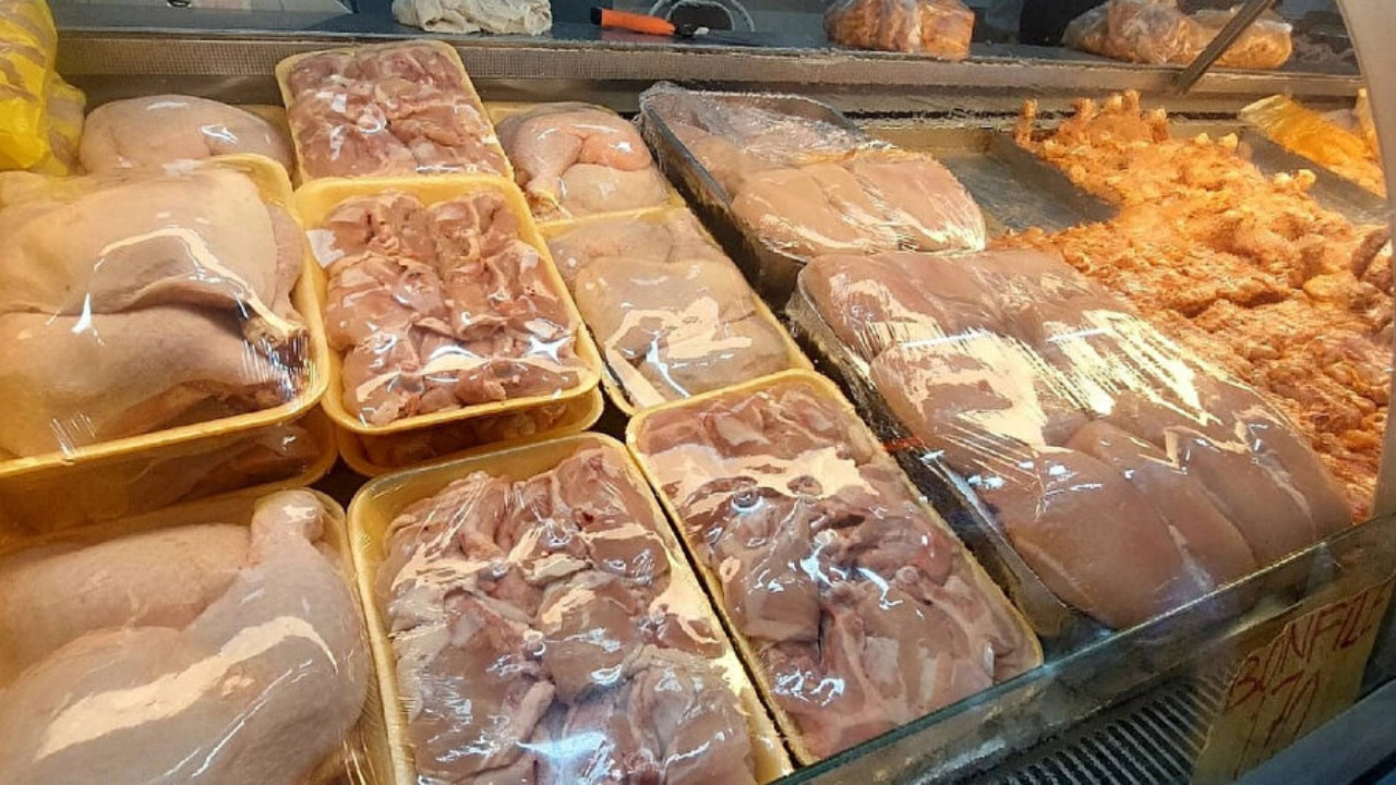 Ticaret Bakanlığı'ndan Ramazan öncesi tavuk operasyonu: İhracat yarından itibaren durdurulacak!