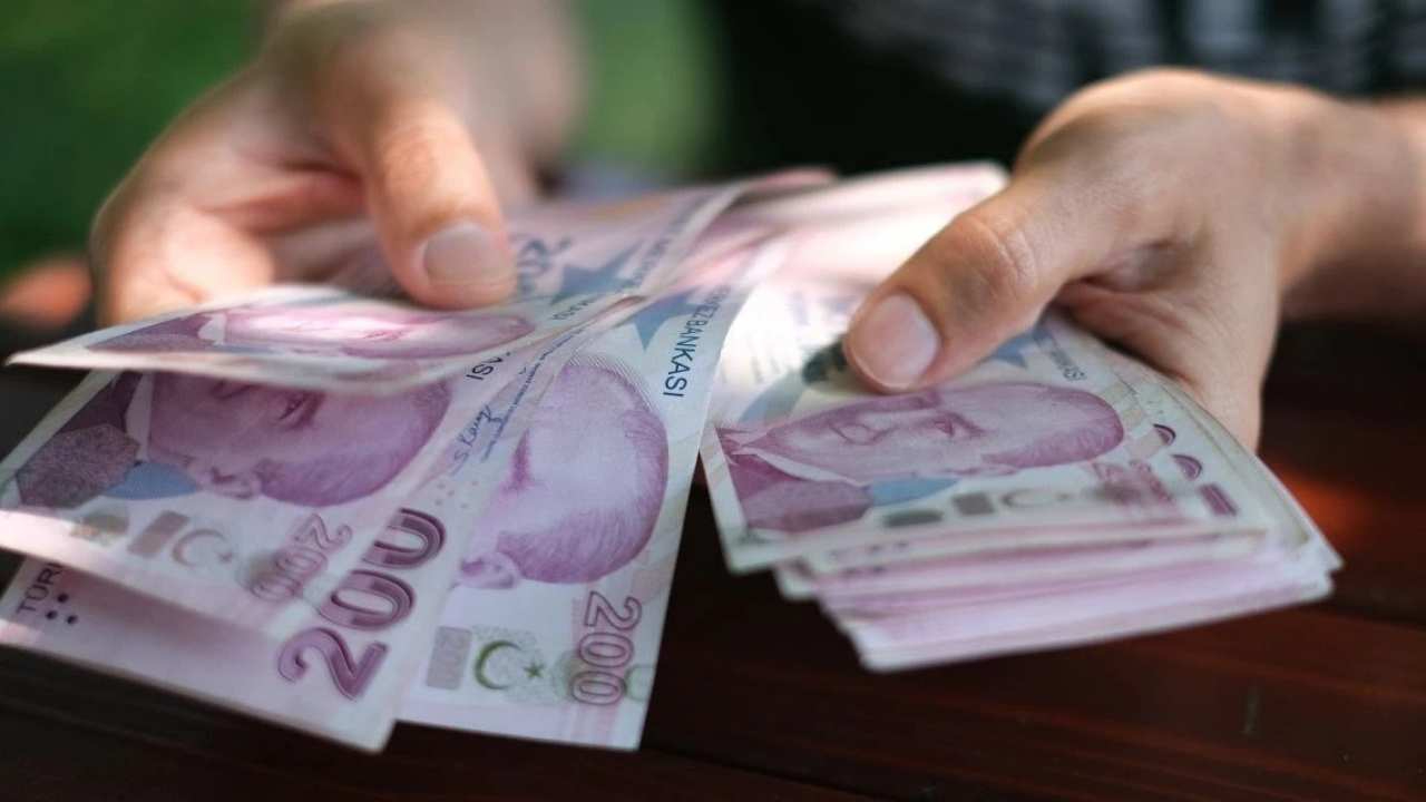 Plan ve Bütçe Komisyonu Onayladı: Memurlara 30 Bin TL Zam