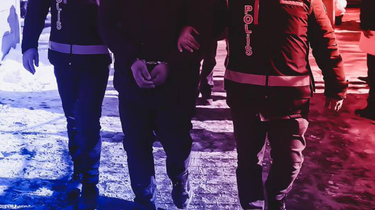 Firari çete lideri hedefte! İstanbul’da “Ay grubu” operasyonu: 65 şüpheliye iddianame hazırlandı