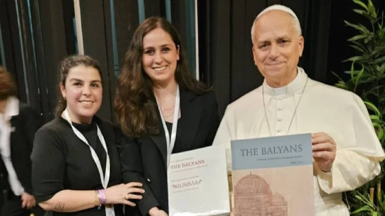 Miras gün yüzüne çıktı! Papa’ya hediye edilen kitapta Osmanlı’nın gizli mimarları: Balyan ailesi