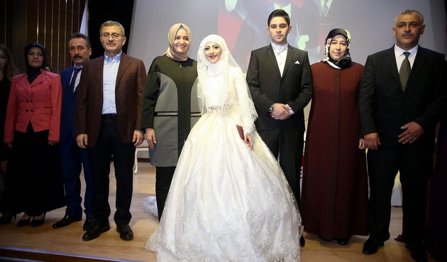 Bakan Kaya 15 Temmuz gazisini mutlu gününde yalnız bırakmadı...