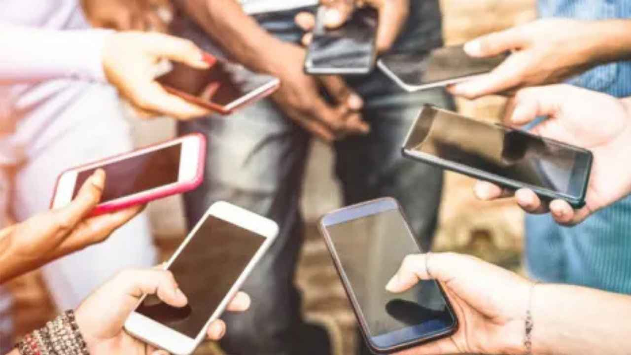 Öğrencilere ÖTV’siz Telefon Dönemi: iPhone ve Samsung Yeni Fiyatları