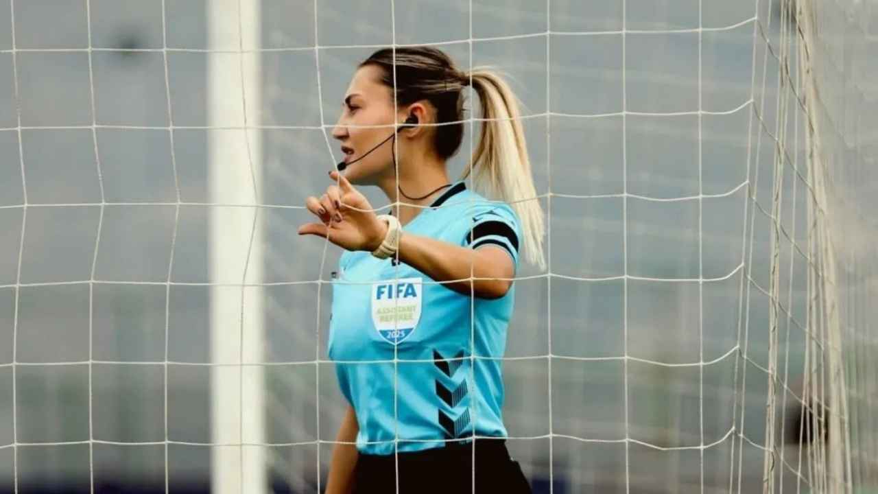 FIFA Yardımcı Hakem Arzu Görgün Kimdir? Arzu Görgün instagram?
