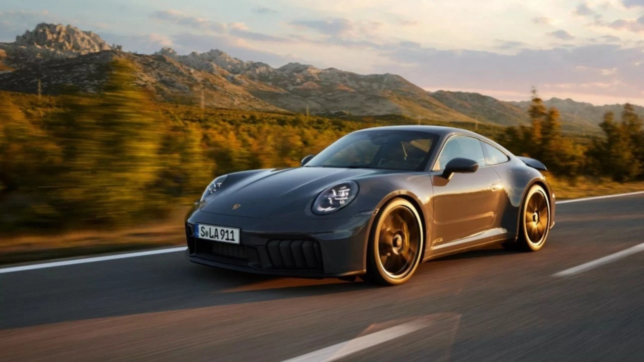 Rusya'da Porshe krizi! Uydu bağlantısıyla bloke edildi, binlerce araç kullanılmaz hale geldi