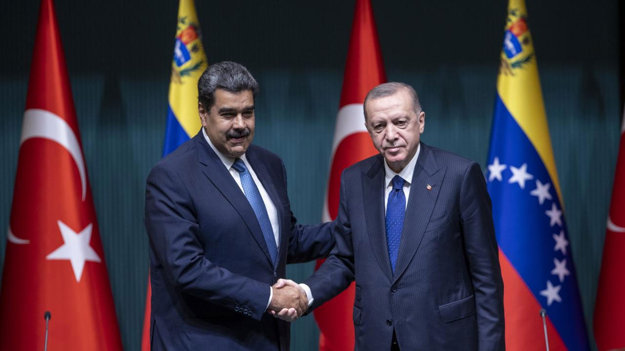Cumhurbaşkanı Erdoğan Venezuelalı mevkidaşı Maduro ile görüştü