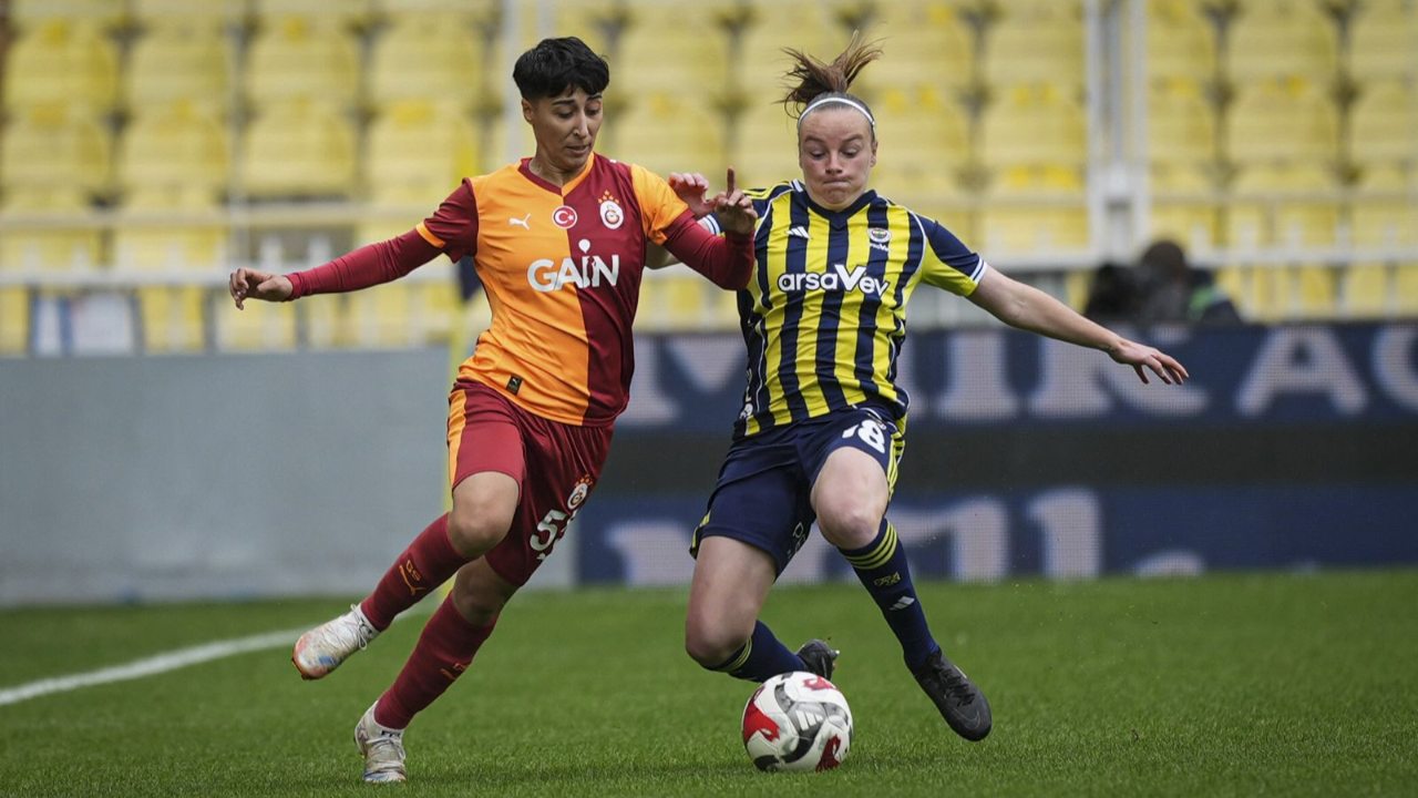 Kadınlar ligi derbisinde Fenerbahçe Galatasaray'ı tek golle devirdi