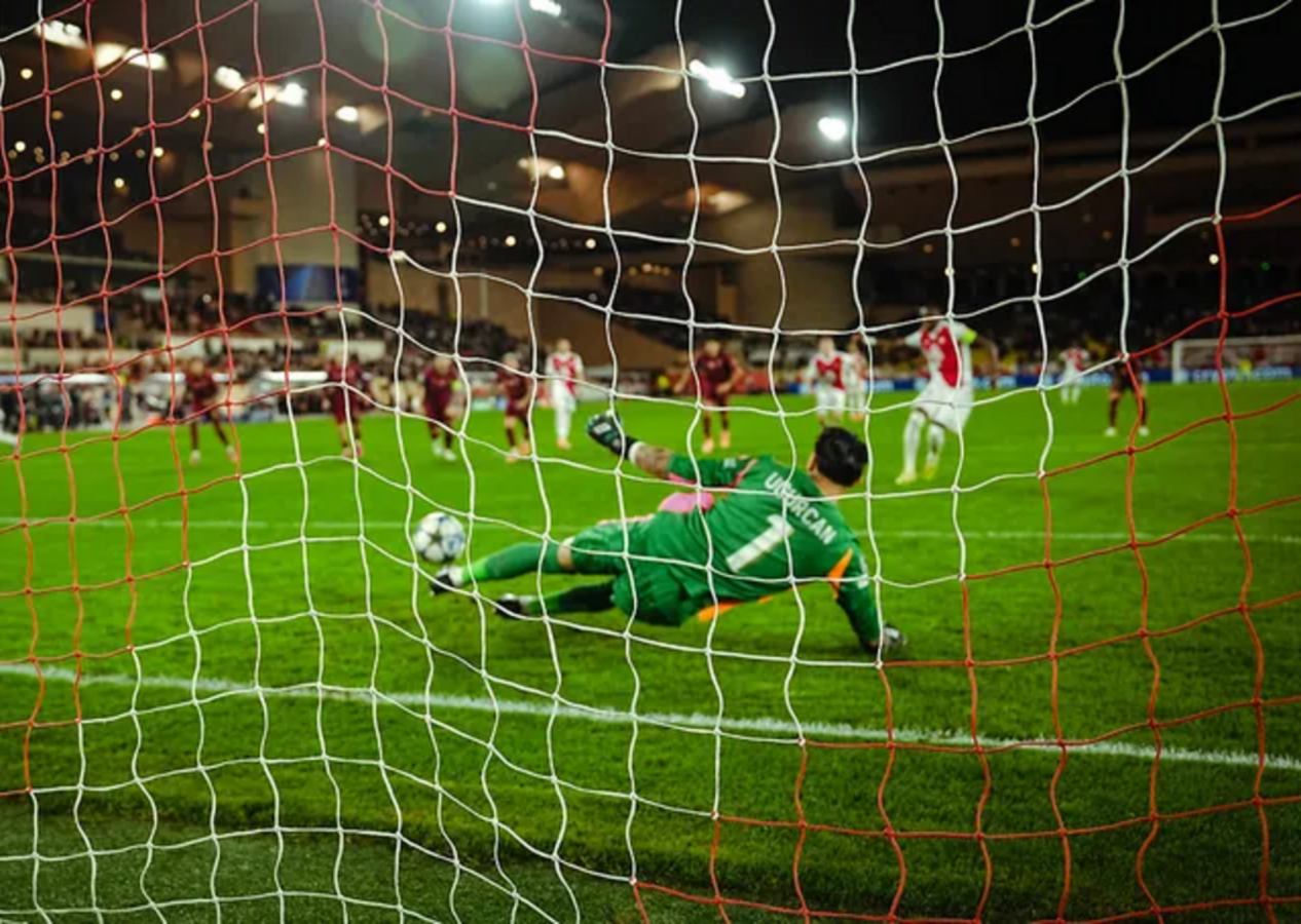 Galatasaray'da Uğurcan Çakır penaltıda gole izin vermedi