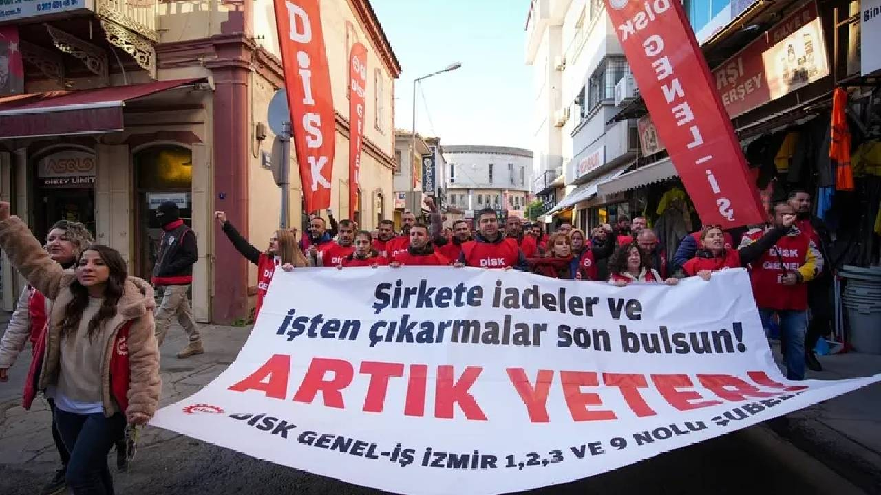 Maaş krizi büyüyor! 33 bin işçi ayakta: İzmir’de grev üçüncü gününü geride bıraktı