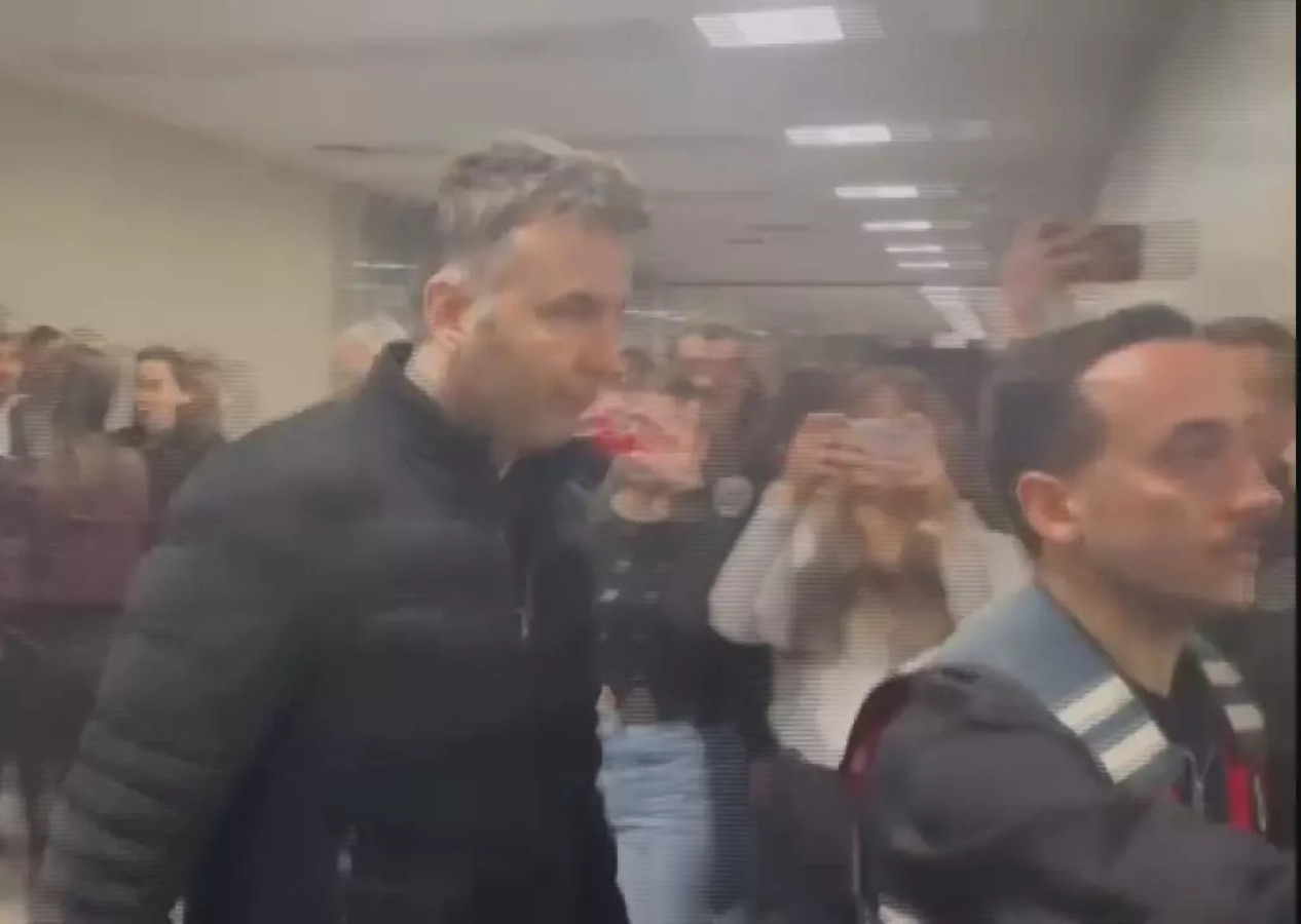 Uyuşturucu soruşturmasında gözaltına alınan gazeteci Mehmet Akif Ersoy dahil 8 kişi adliyeye sevk edildi