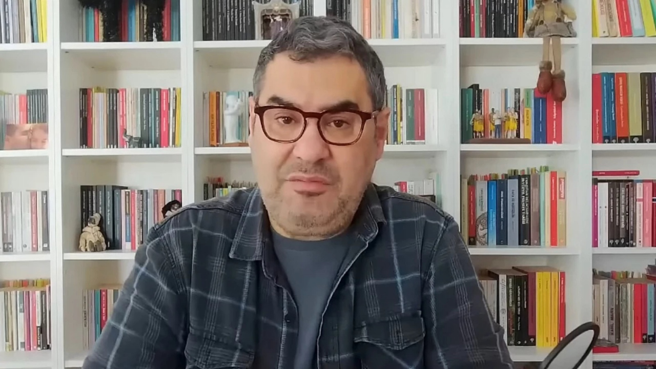 “Sağcılık ahlaksızlıktır” diyen Enver Aysever gözaltına alındı: Savcılığa sevk ediliyor
