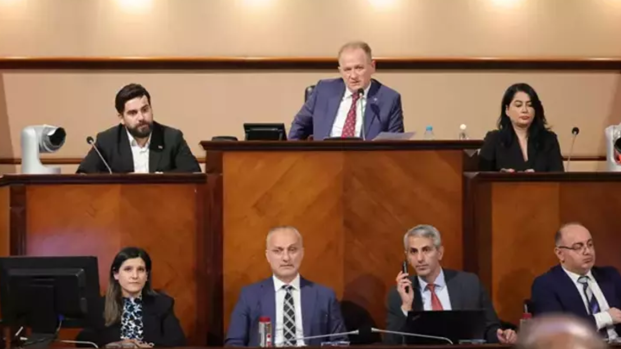 İBB meclisi karıştı AK Parti grubundan fahiş zamlara tepki!