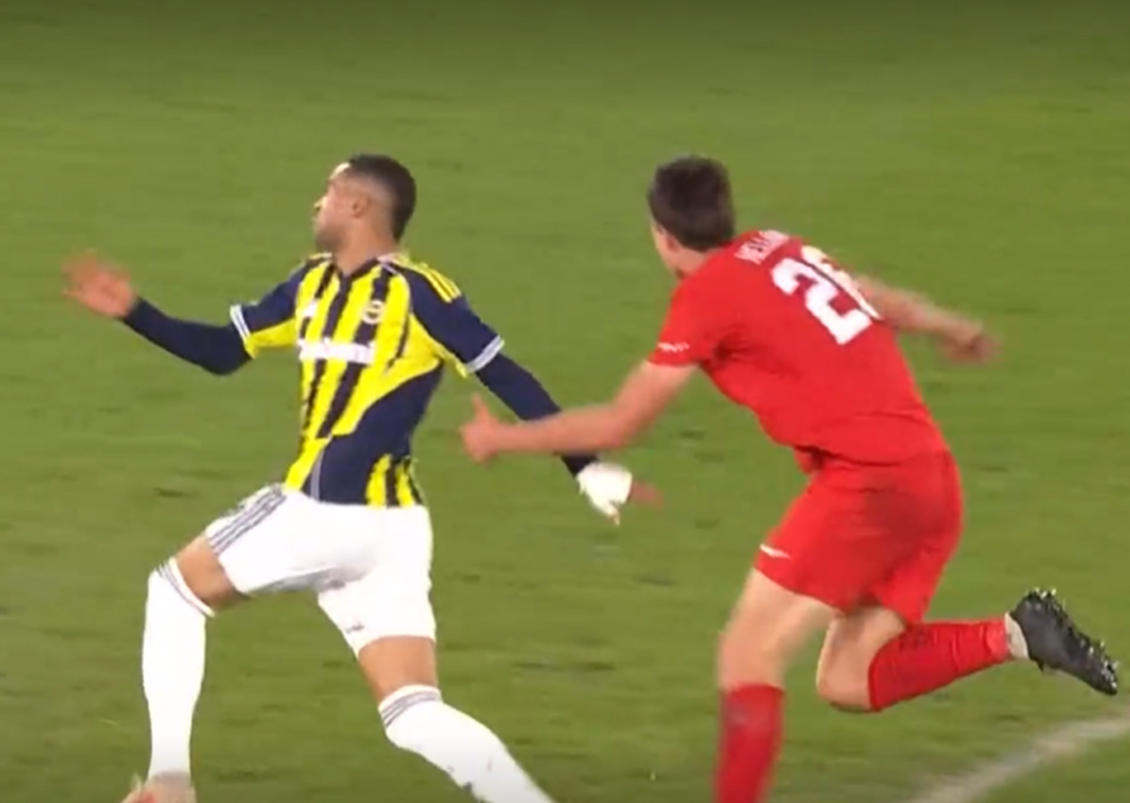 Brann'ın 10 kişi kaldığı pozisyon