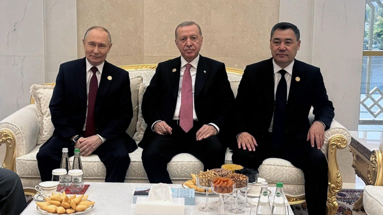 Türkmenistan’da kritik zirve! Cumhurbaşkanı Erdoğan ile Putin bir araya geldi... Masada: Rusya-Ukrayna savaşı var!