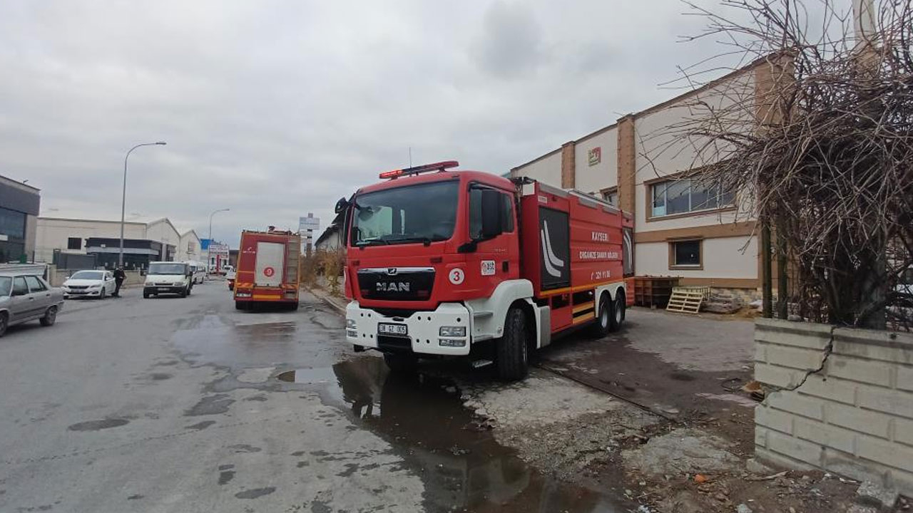 Kayseri'de mobilya fabrikasında yangın paniği