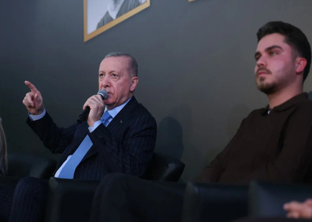 Cumhurbaşkanı Recep Tayyip Erdoğan, hapisle sonuçlanan o dizeleri 28 yıl sonra gençler için okudu