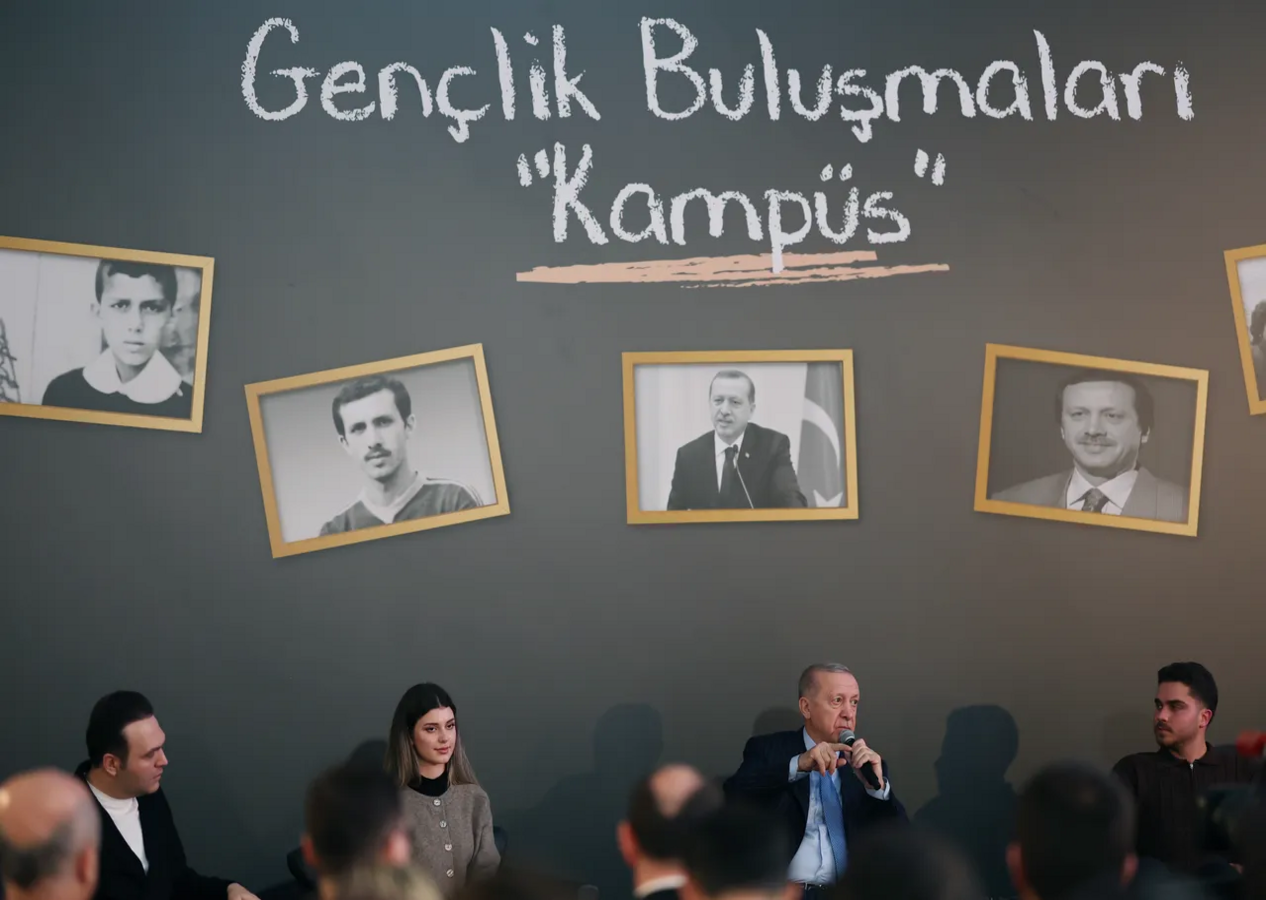 Cumhurbaşkanı Recep Tayyip Erdoğan gençlere kritik uyarı: Sakın istismarcılara ve millet düşmanlarına aldanmayın